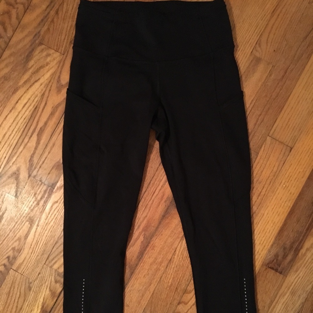 Lululemon crop leggings size 6